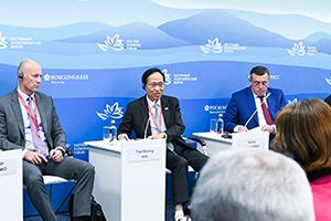 Развитие здравоохранения, медицинские технологии и лекарственную безопасность обсудили на ВЭФ