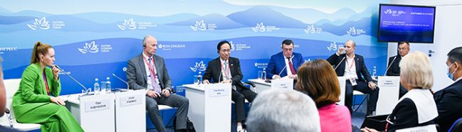 Развитие здравоохранения, медицинские технологии и лекарственную безопасность обсудили на ВЭФ