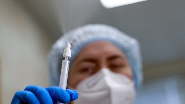Названы преимущества назальной вакцины от коронавируса