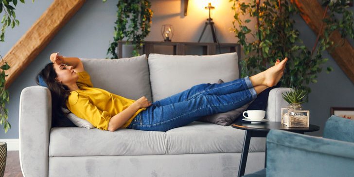 Почему нам бывает так грустно в праздники, — рассказывает психолог