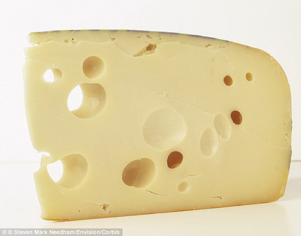 Сыр признан небезопасным продуктом для некоторых людей