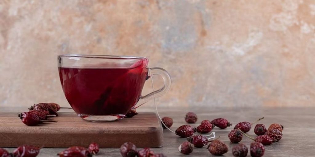 Диетолог Соломатина объяснила пользу отвара шиповника для пожилых