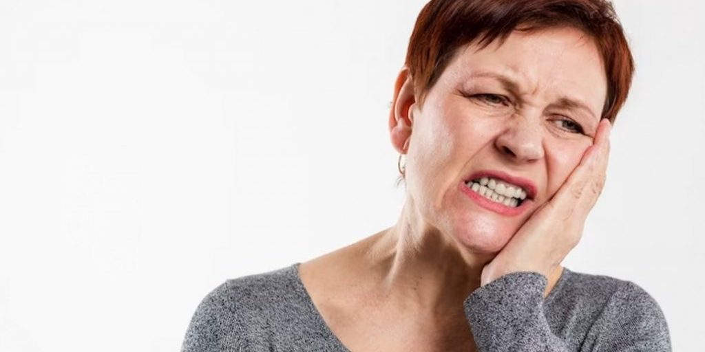 Стоматолог Габуева рассказала о проблемах с зубами из-за стресса