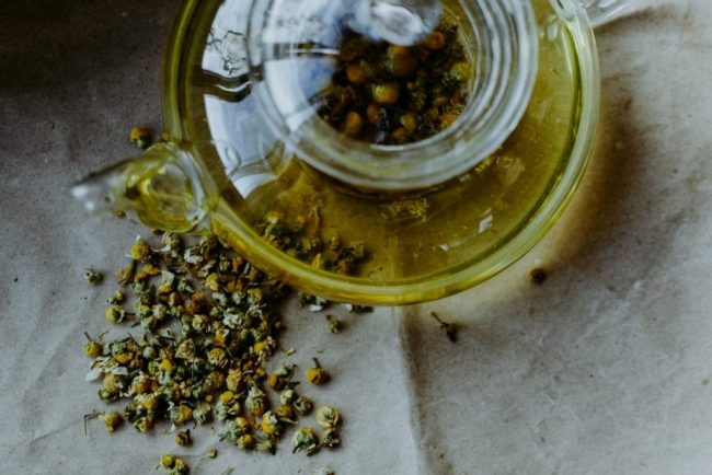Ромашка, шиповник и мятный чай снижают риск болезни Альцгеймера