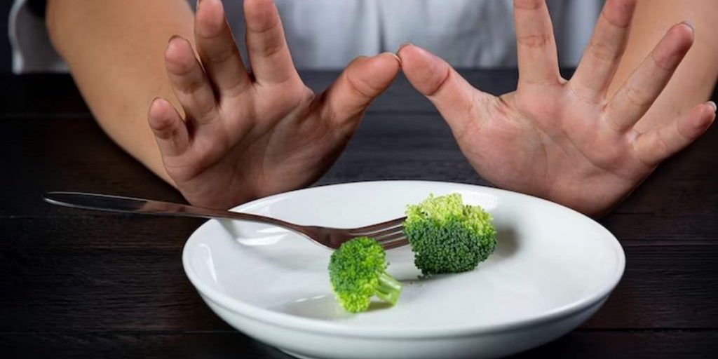 Диетолог Белоусова: отказ от еды после 6 часов вечера вреден