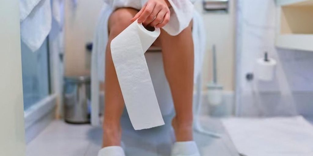 Уролог Башкатов назвал опасные причины плохого запаха мочи