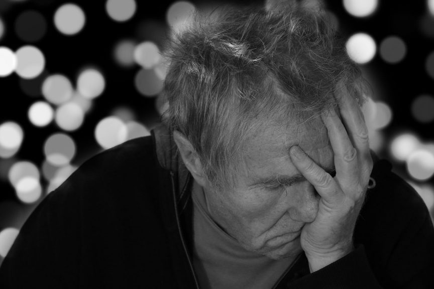 Психиатр Медведев назвал ранние признаки шизофрении