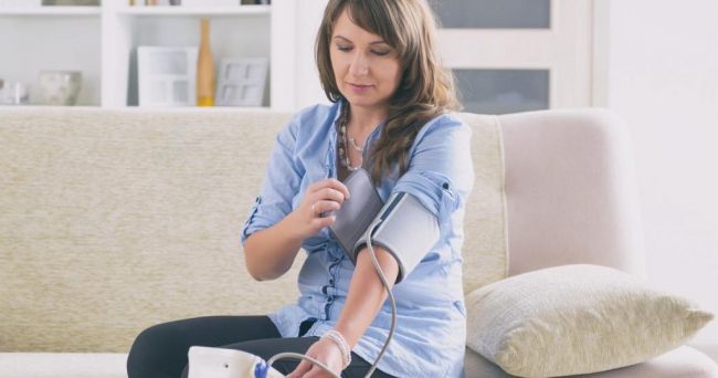 Ошибка в измерении давления после 45 лет, из-за которой гипертонию