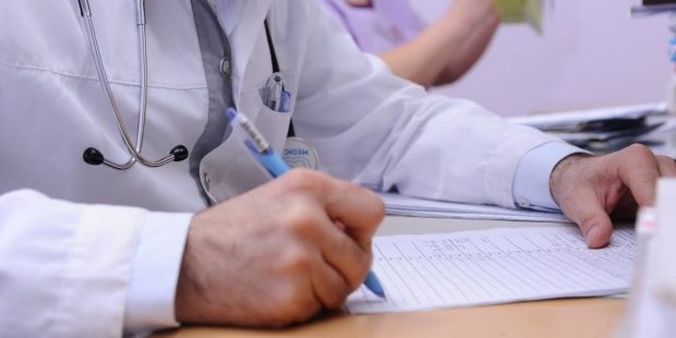 Россиянам назвали повод для немедленного обращения к врачу при усталости