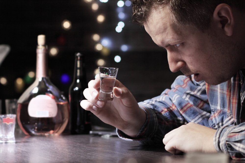 Хирург рассказал о влиянии водки на разные отделы мозга