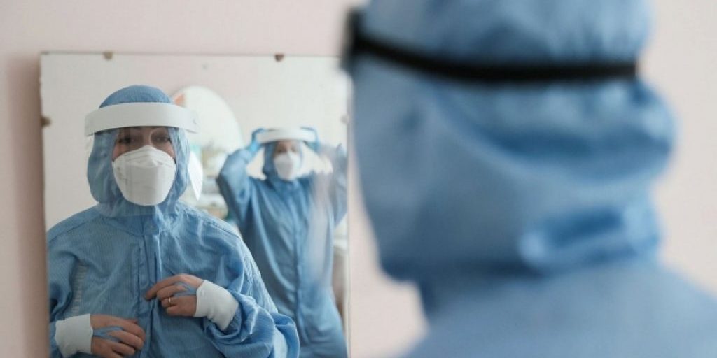 Заболеваемость COVID-19 в России выросла почти на 20% за неделю