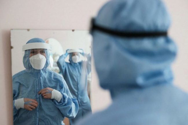 Заболеваемость COVID-19 в России выросла почти на 20% за неделю