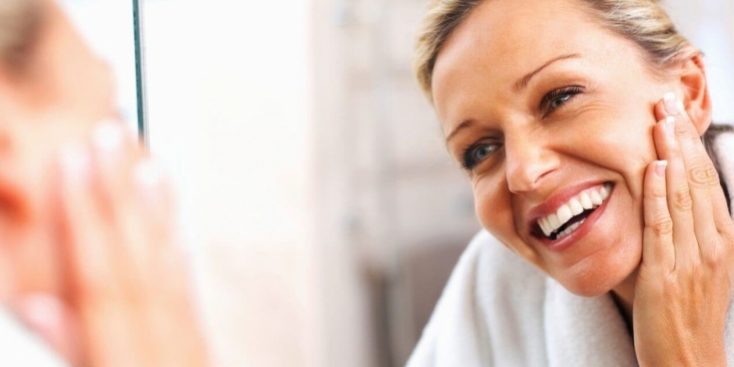 Врач перечислила россиянам быстро стареющие части тела