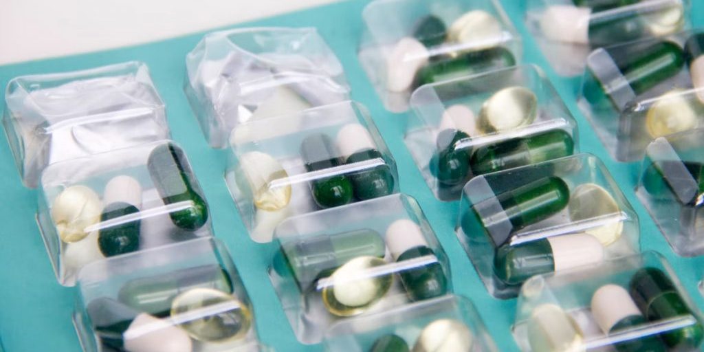 Еда, таблетки или капельницы? Врач объяснил, что реально помогает при