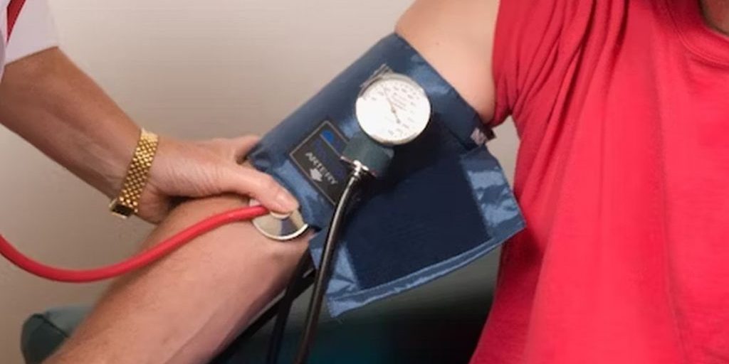 Кардиолог Дикур: вызывать артериальную гипертонию в молодом возрасте может стресс