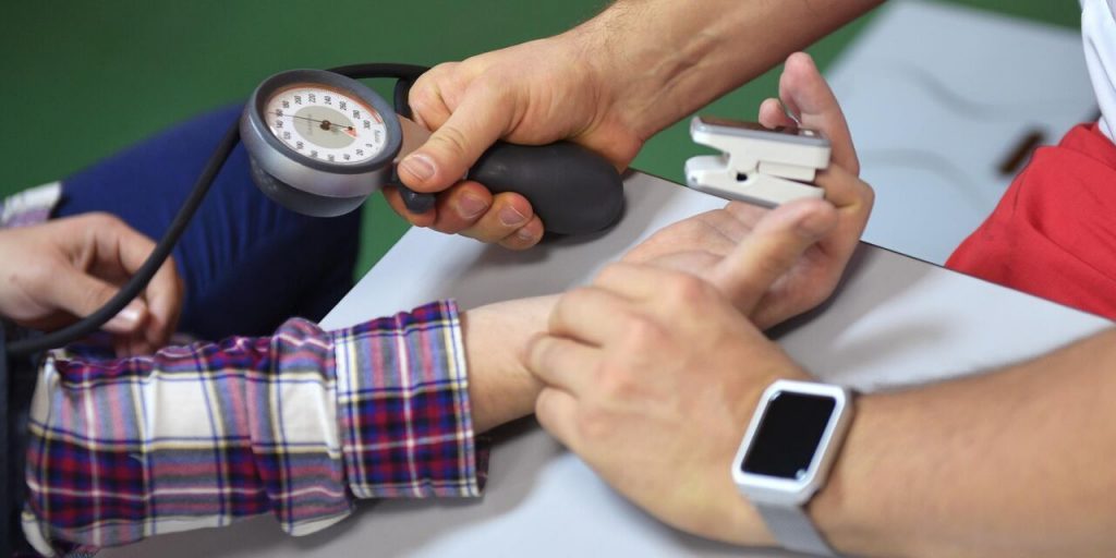 Как быстро понизить давление: эффективные и безопасные методы