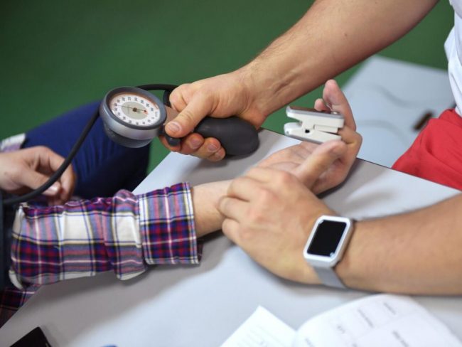 Как быстро понизить давление: эффективные и безопасные методы