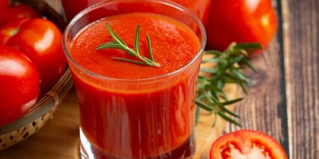 Нутрициолог Уваровская: томатный сок полезнее помидоров – он улучшает защиту