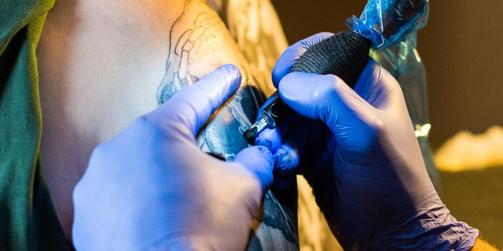 Ученые нашли связь между татуировками и онкологией