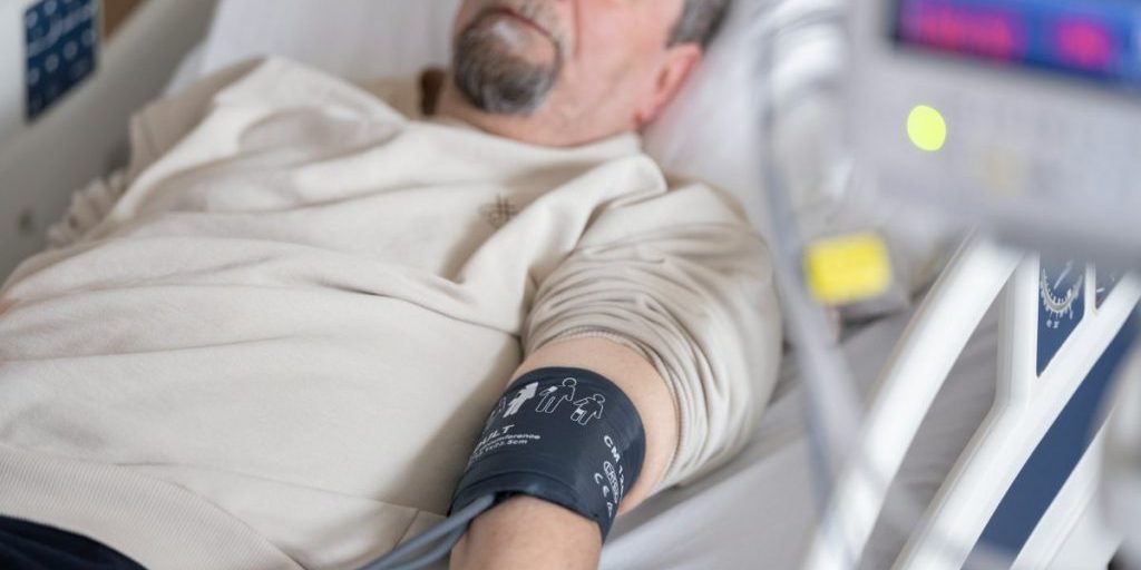 Кардиолог Перфильева: инфаркт от межреберной невралгии отличает характер боли