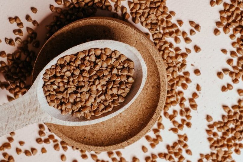 «Опасные сочетания»: с чем нельзя есть гречку – всего 3