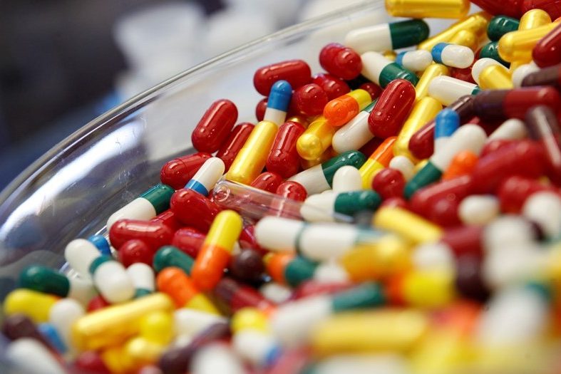 Выпущена первая серия инновационного препарата от болезни Бехтерева