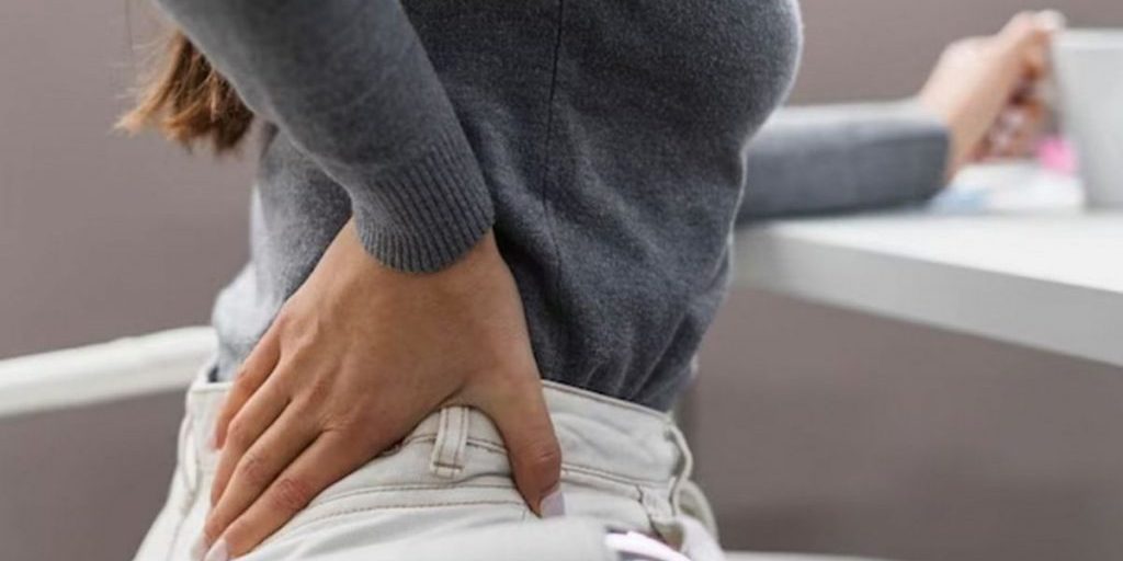 Уролог Фирсова: боли в пояснице могут возникать из-за камней в