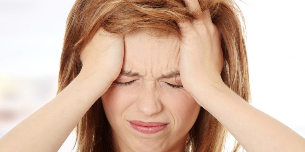 Как избавиться от головной боли, вызванной повышением внутричерепного давления без