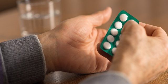 Аспирин лучше защищает от рака тех, кто не ведет здоровый