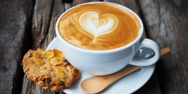 JCEM: три кружки кофе в день снижают риск кардиометаболических болезней