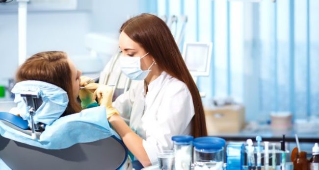 Врач рассказала, как прикус влияет на молодость и красоту лица