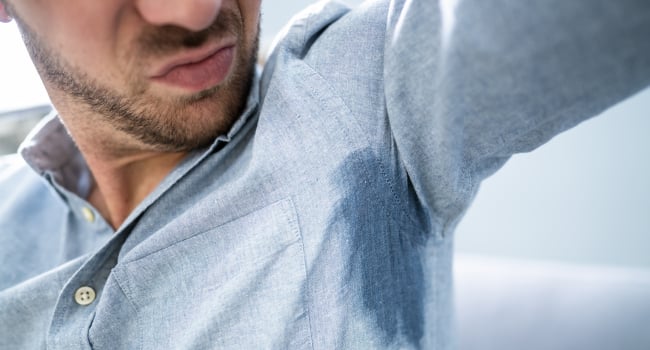 Обнаружена связь между повышенным потоотделением и чувствительностью кожи