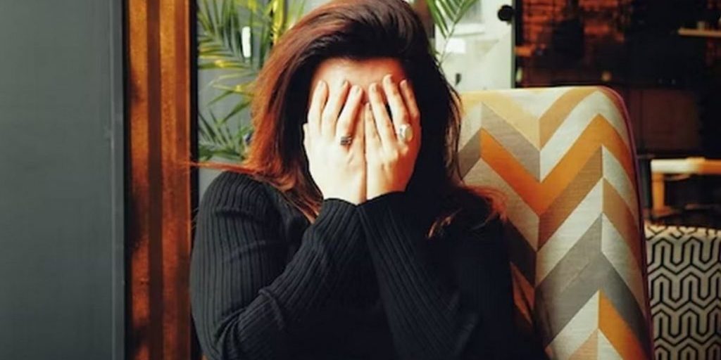 Врач Акимов: появление подозрительных признаков при головной боли требует обследования