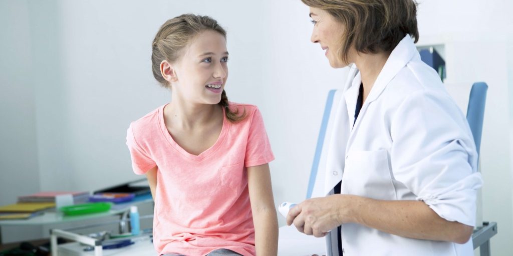 Назван оптимальный возраст для первого похода девочки к гинекологу