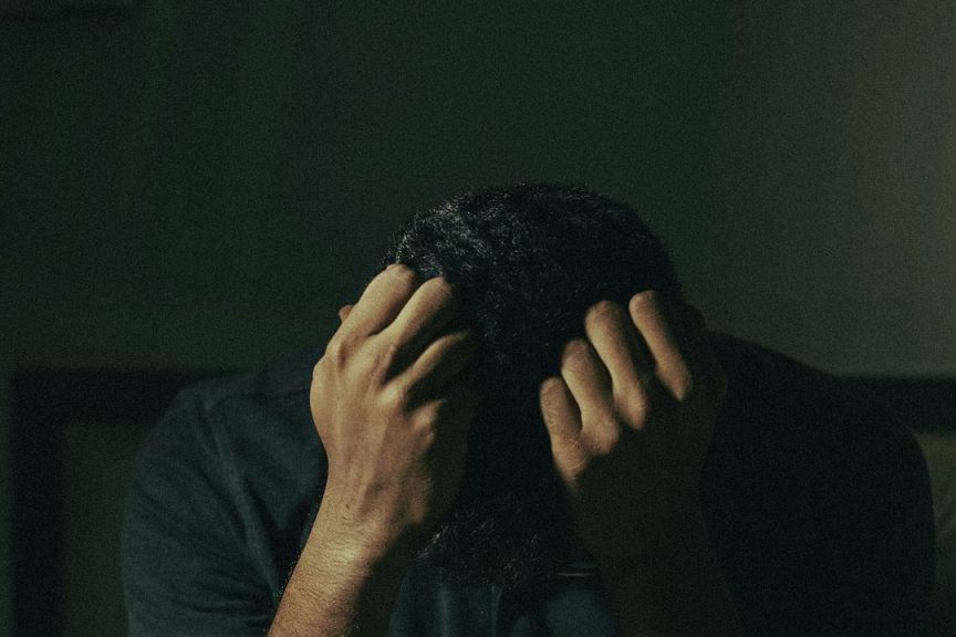 Перечислены симптомы инсульта у молодых людей