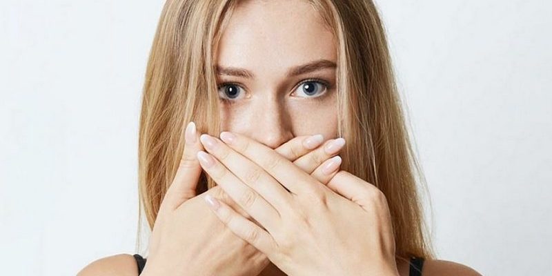 Облизнуть запястье и еще два способа самому понять, что пахнет