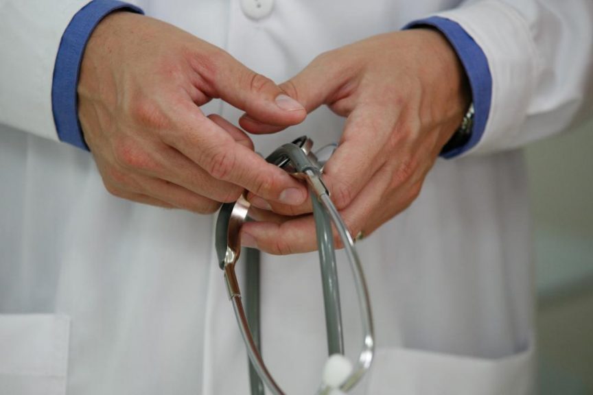 Онколог назвала указывающие на опухоль мозга необычные запахи