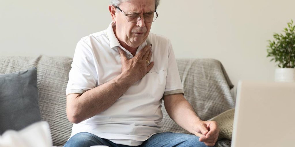 Врач назвал приводящие к инфаркту и инсульту заблуждения при самолечении