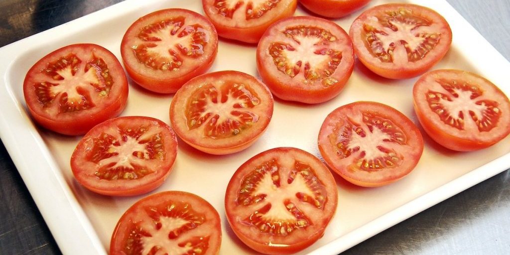 Онкология: помидоры и арбузы снижает риск рака на 10%