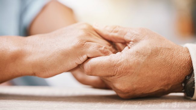 Врач оценил разработку таблетки для продления жизни до 120 лет