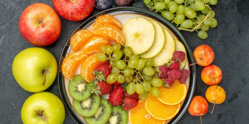 Нутрициолог предупредила о вреде употребления фруктов перед сном