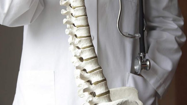 Травматолог рассказал о рисках чрезмерных спортивных нагрузок для позвоночника