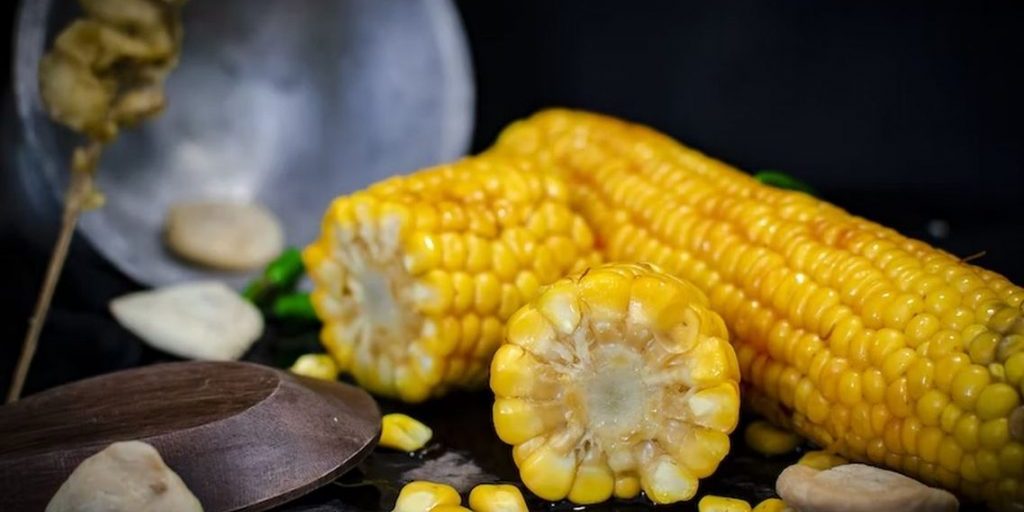 Эндокринолог Евдокимова: кому противопоказано есть кукурузу?