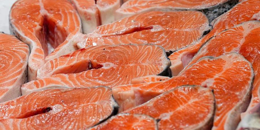 Врач рассказал, чем опасны для человека рыбьи кости