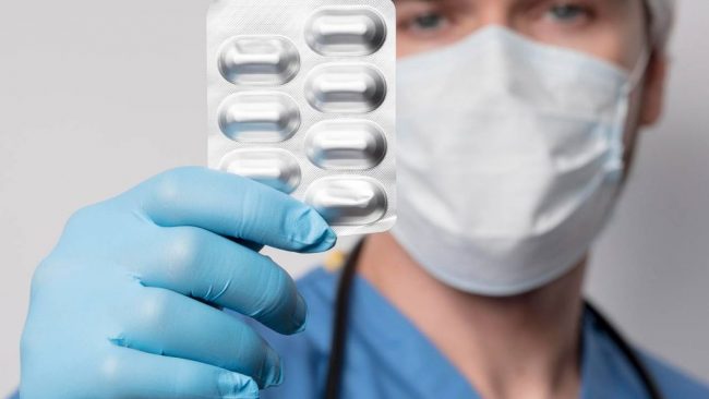 Академик Онищенко предостерег от приема антибиотиков при гриппе