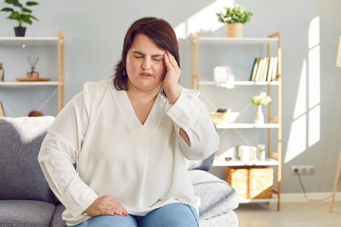 Neurology: абдоминальное ожирение может быть связано с повышенным риском мигрени