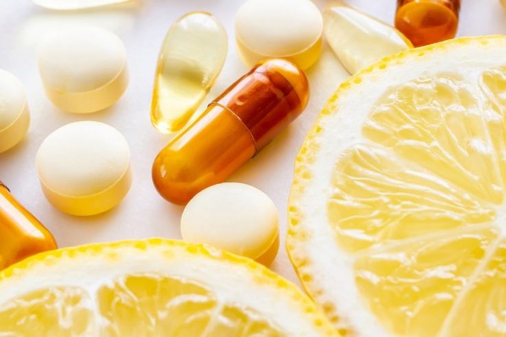 Употребление витамина С может повысить уровень коллагена в коже