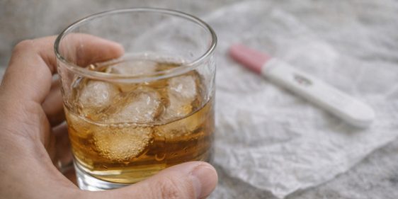 Минздрав: потребление более 20 г алкоголя в день повышает риск